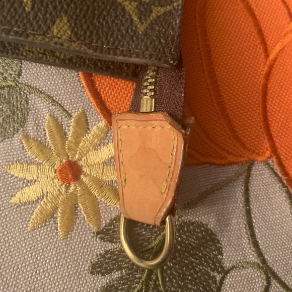 SOLD Louis Vuitton Large Bucket Pouch SOLD - Picture 5 of 8